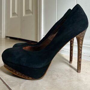 ZARA WOMAN Black Suede Platform Pumps with Brown Print Heels